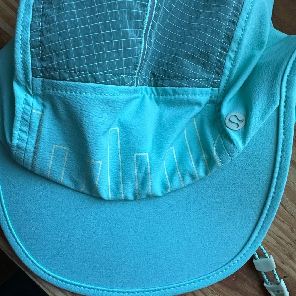 Lululemon Athletica Pastel Green Running Cap Size L - XL - Picture 5 of 5
